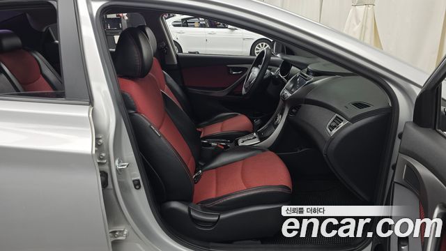 Hyundai AVANTE 2012 — photo 11