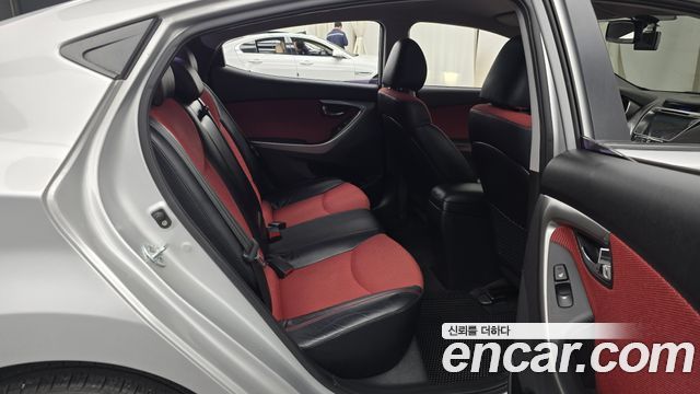 Hyundai AVANTE 2012 — photo 12