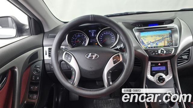 Hyundai AVANTE 2012 — photo 13