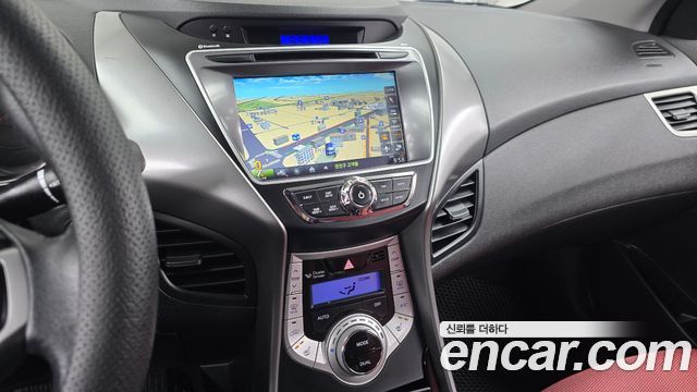Hyundai AVANTE 2012 — photo 14