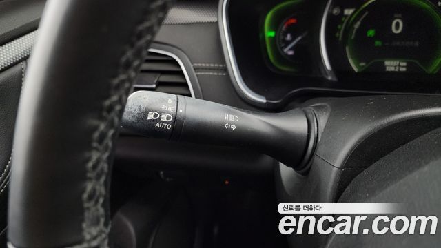 Renault Korea SM6 2016 — photo 34