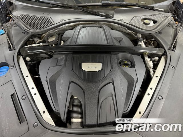 Porsche Panamera 2018 — photo 6