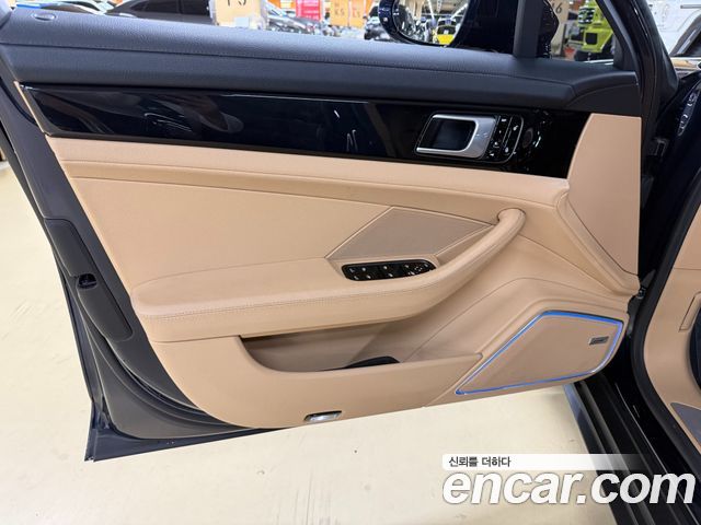 Porsche Panamera 2018 — photo 9