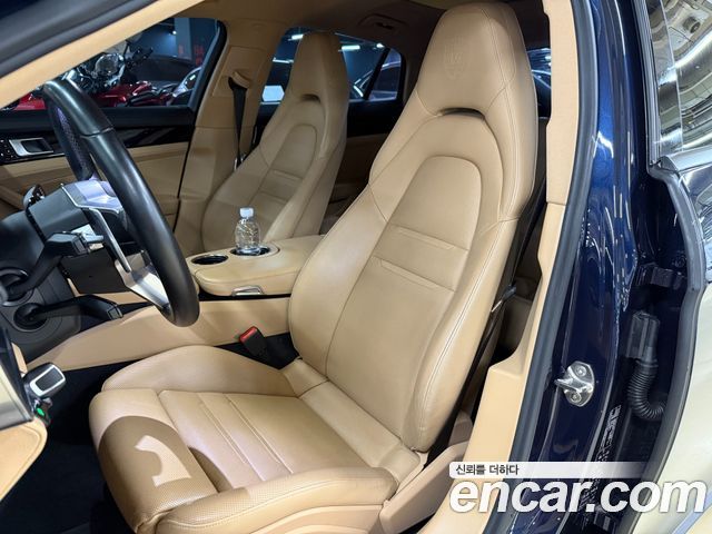 Porsche Panamera 2018 — photo 11
