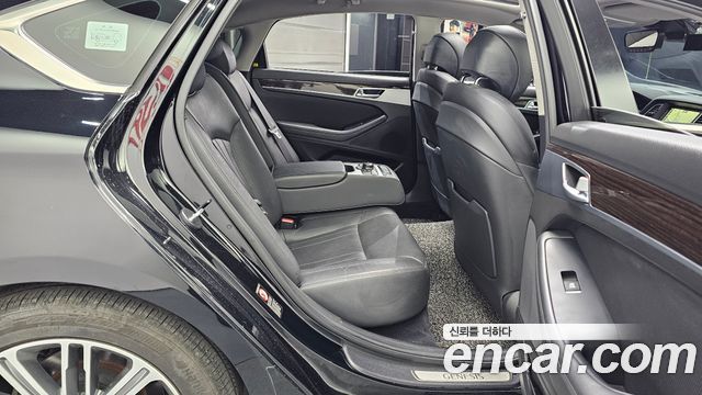 Genesis G80 2017 — photo 14