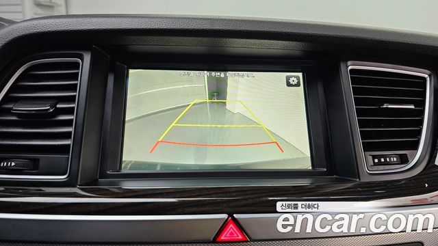 Genesis G80 2017 — photo 17