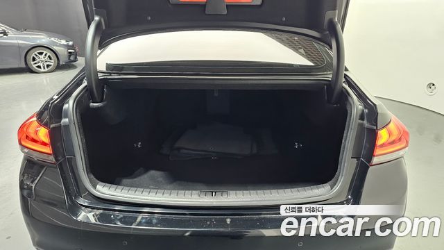 Genesis G80 2017 — photo 22
