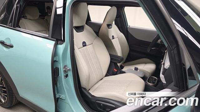 Mini Cooper 2025 — photo 18