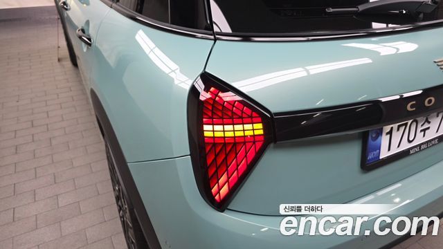 Mini Cooper 2025 — photo 9