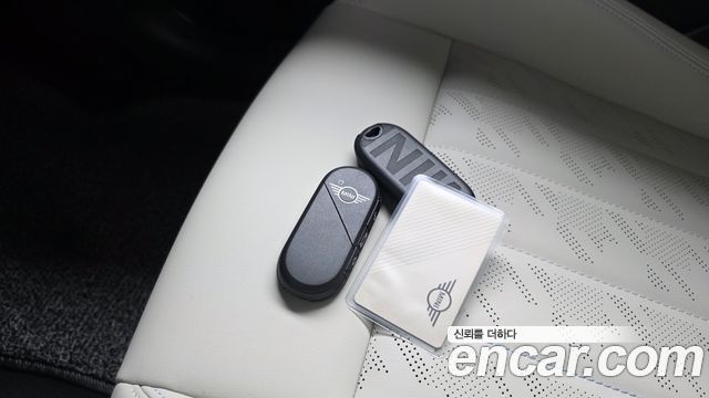 Mini Cooper 2025 — photo 34