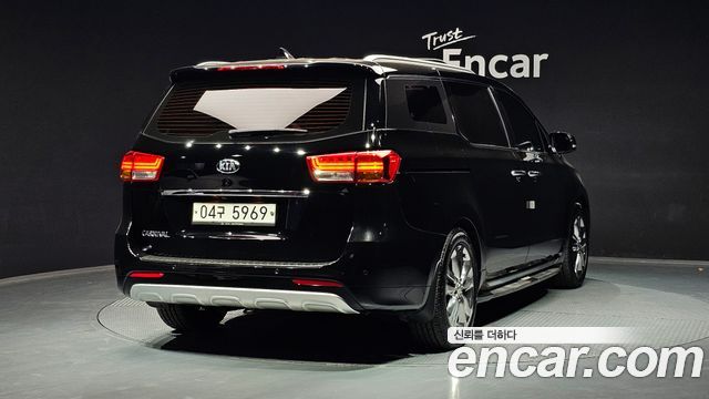 Kia Canival 2018 — photo 2