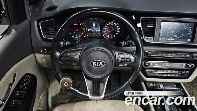 Kia Canival 2018 — photo 13
