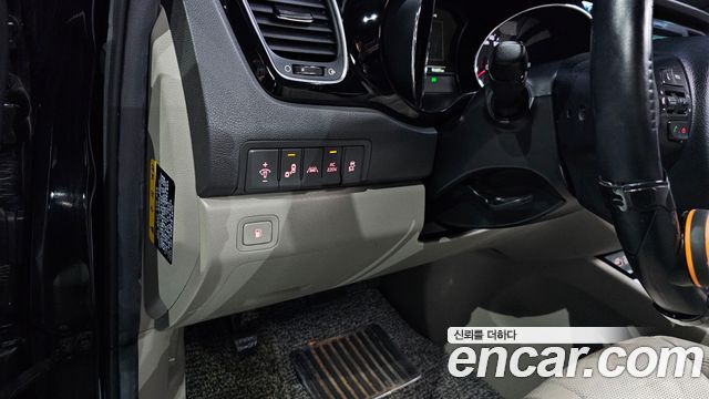 Kia Canival 2018 — photo 18