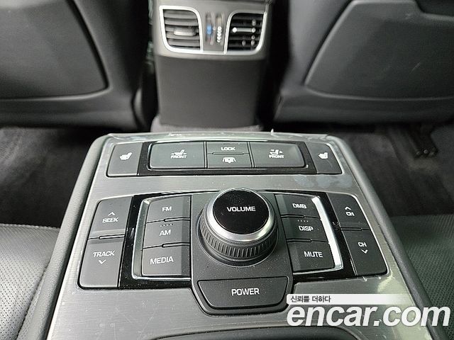 Hyundai Genesis 2016 — photo 17