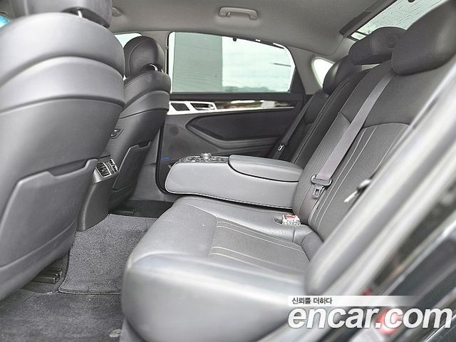 Hyundai Genesis 2016 — photo 19
