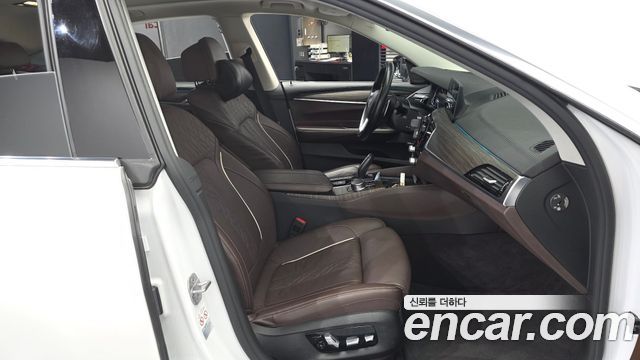 BMW Gran Turismo 2018 — photo 11