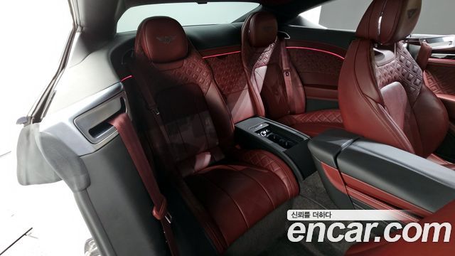 Bentley Continental 2020 — photo 11
