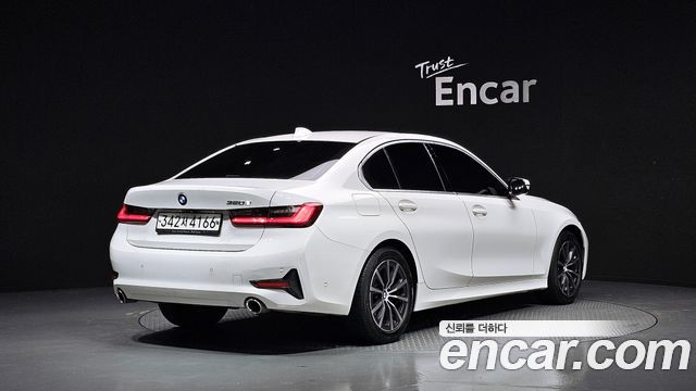 BMW 3-Series 2019 — photo 2