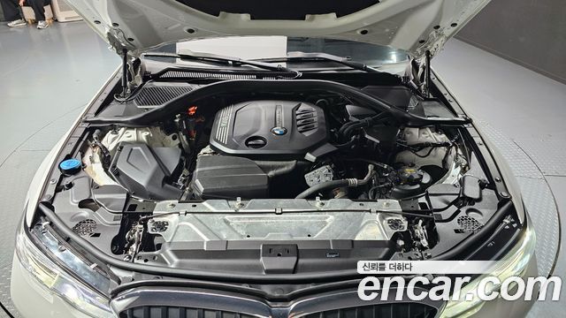 BMW 3-Series 2019 — photo 6