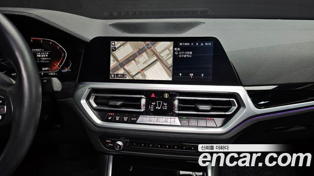 BMW 3-Series 2019 — photo 12