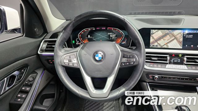 BMW 3-Series 2019 — photo 13