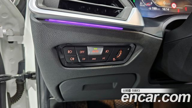 BMW 3-Series 2019 — photo 16