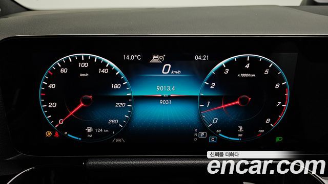 Mercedes-Benz GLA-Class 2021 — photo 8