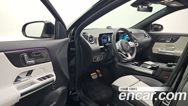 Mercedes-Benz GLA-Class 2021 — photo 10
