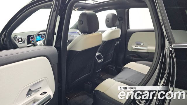 Mercedes-Benz GLA-Class 2021 — photo 12