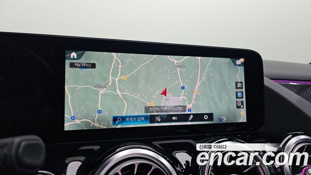 Mercedes-Benz GLA-Class 2021 — photo 13