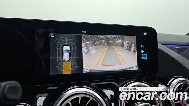 Mercedes-Benz GLA-Class 2021 — photo 15