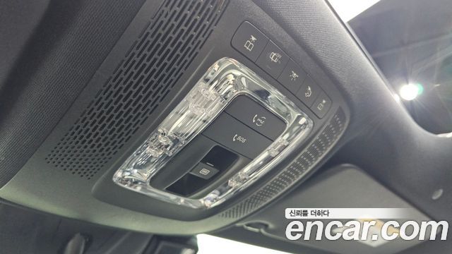 Mercedes-Benz GLA-Class 2021 — photo 16