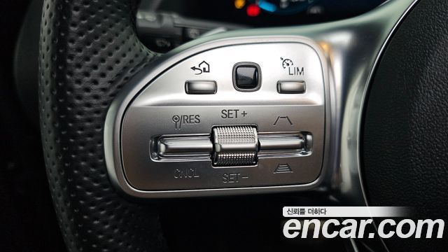 Mercedes-Benz GLA-Class 2021 — photo 17