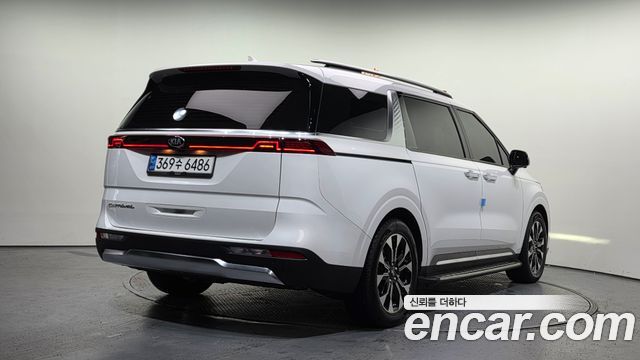 Kia Canival 2021 — photo 2