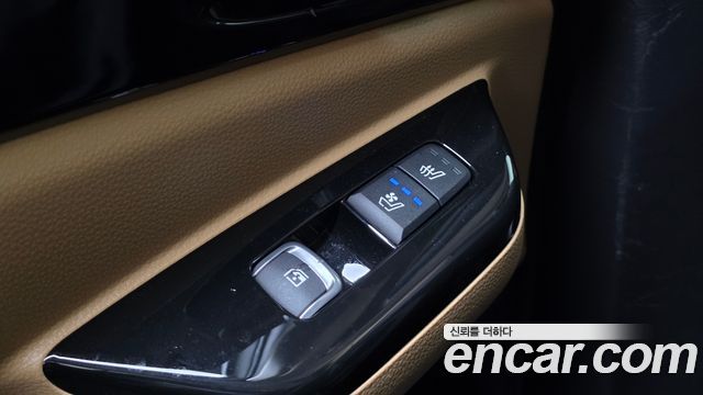 Kia Canival 2021 — photo 17