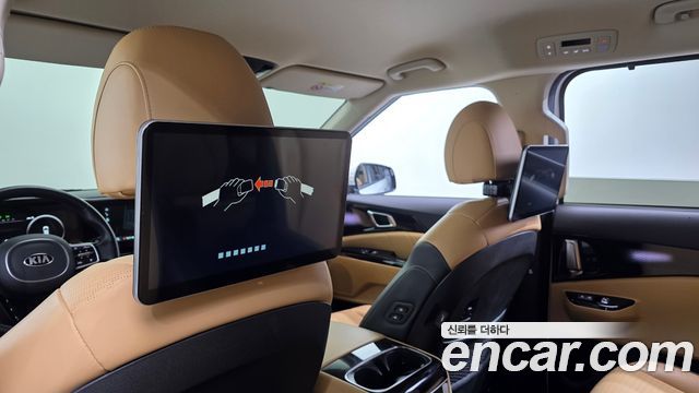 Kia Canival 2021 — photo 18