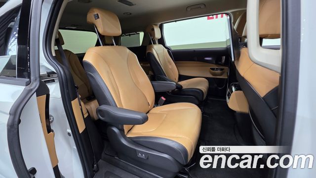 Kia Canival 2021 — photo 19