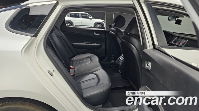 Kia K5 2019 — photo 11