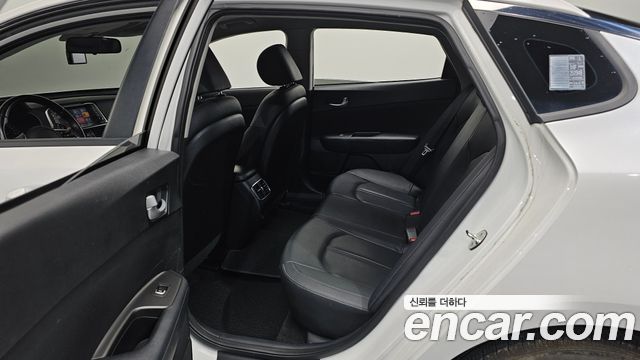 Kia K5 2019 — photo 12