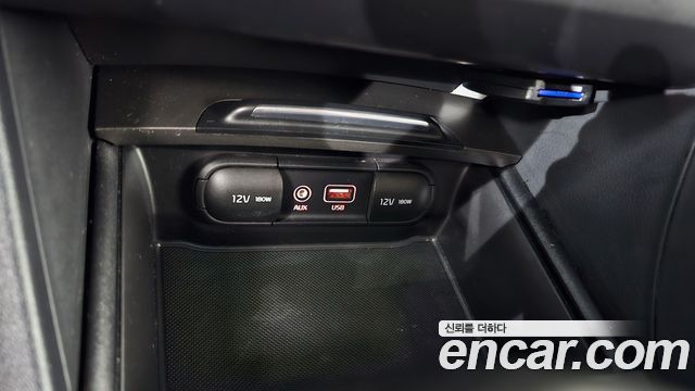 Kia K5 2019 — photo 14