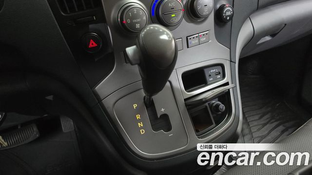 Hyundai Starex 2014 — photo 9