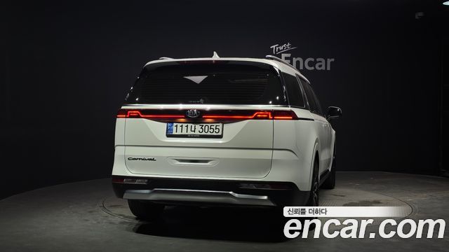 Kia Canival 2021 — photo 4
