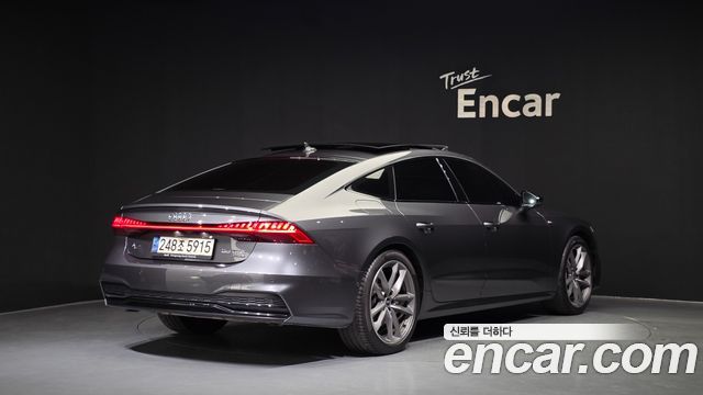 Audi A7 2022 — photo 2