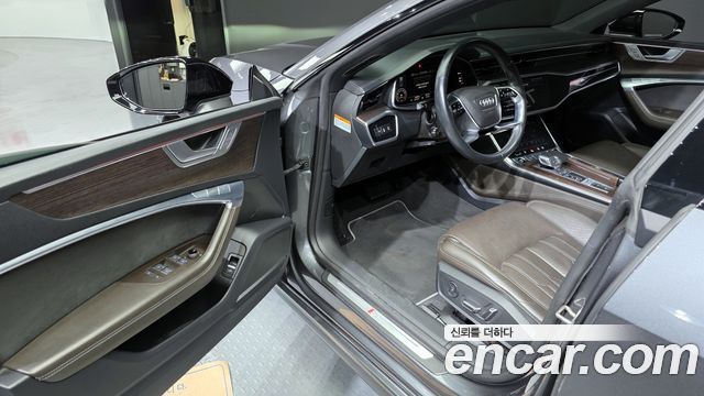 Audi A7 2022 — photo 10