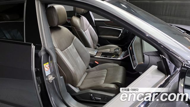 Audi A7 2022 — photo 12