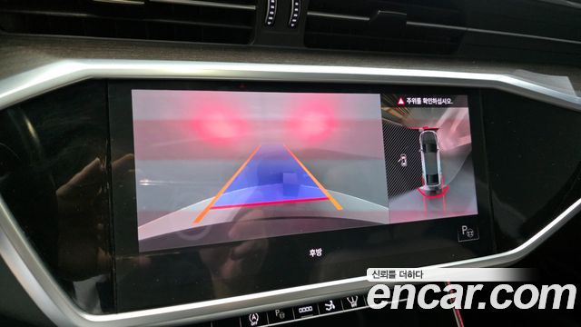 Audi A7 2022 — photo 17