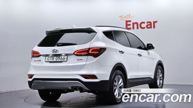 Hyundai Santafe 2016 — photo 2