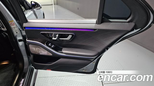 Mercedes-Benz S-Class 2022 — photo 15