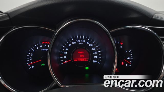 Kia K5 2012 — photo 8