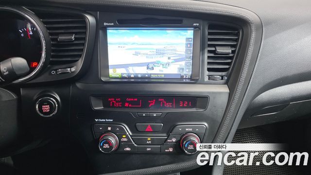 Kia K5 2012 — photo 15